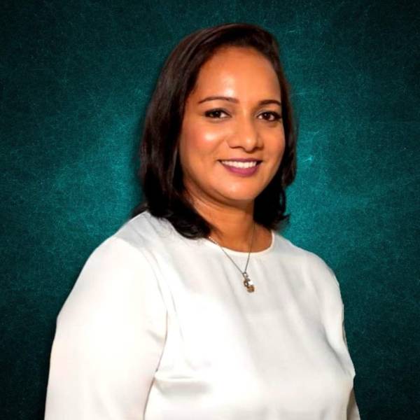 Royla Fernandes